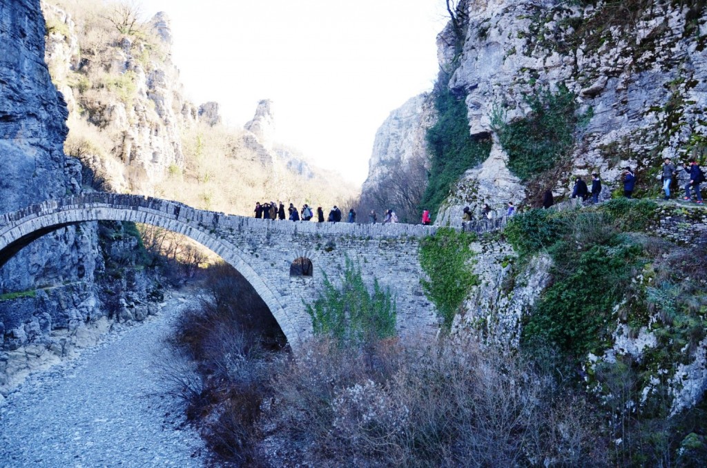 ΕΚΔΡΟΜΗ ΜΕ ΘΕΜΑ ΤΑ ΓΕΦΥΡΙΑ