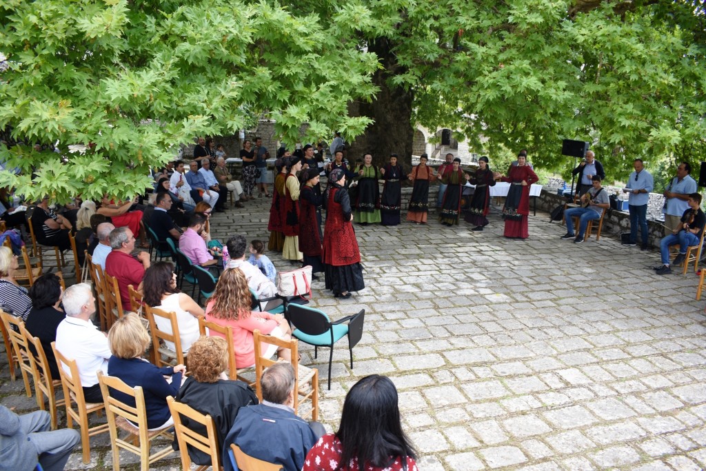 ΧΟΡΕΥΤΙΚΟ ΑΝΩ ΠΕΔΙΝΑ